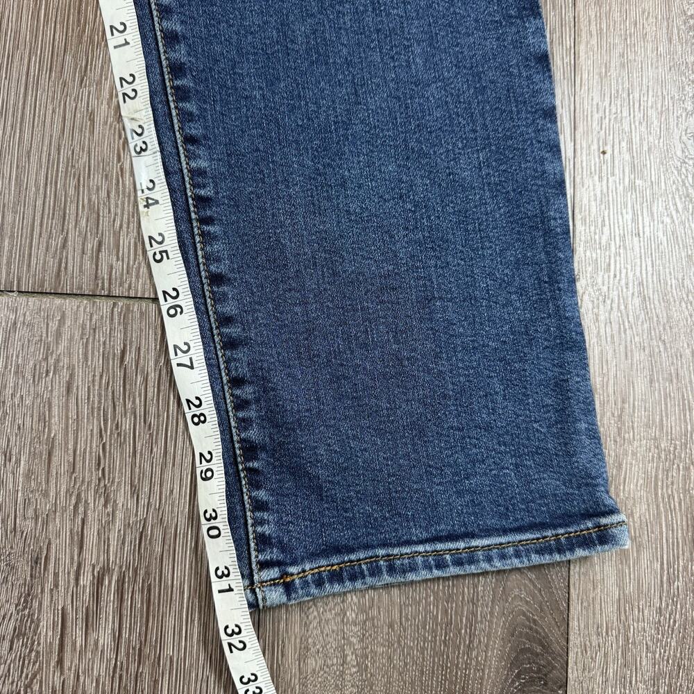 Levi's Straight Leg Jeans in Medium Blue Wash - Picture 6 of 14